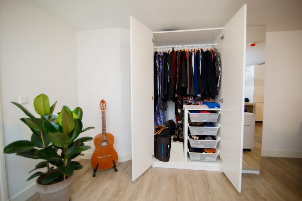 Keep Closet Clutter at Bay with Closet Organizers